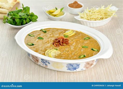  Haleem Uma Sinfonia de Grãos e Carnes Suaves para o Seu Paladar!