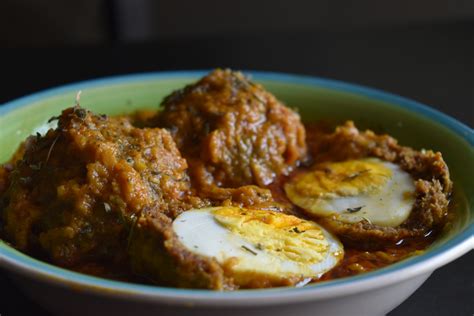  Nargisi Kofta: Uma Explosão de Sabores Picantes e Texturas Aveludadas em Quilon!