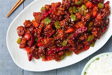  Frango com Pimenta de Sichuan Desfiado: Uma Sinfonia Explosiva de Sabores Picantes e Aromas Irresistíveis?